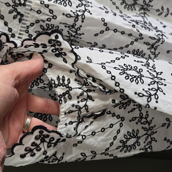 Crown & Ivy Sleeveless Summer Top - Picture 3 of 7